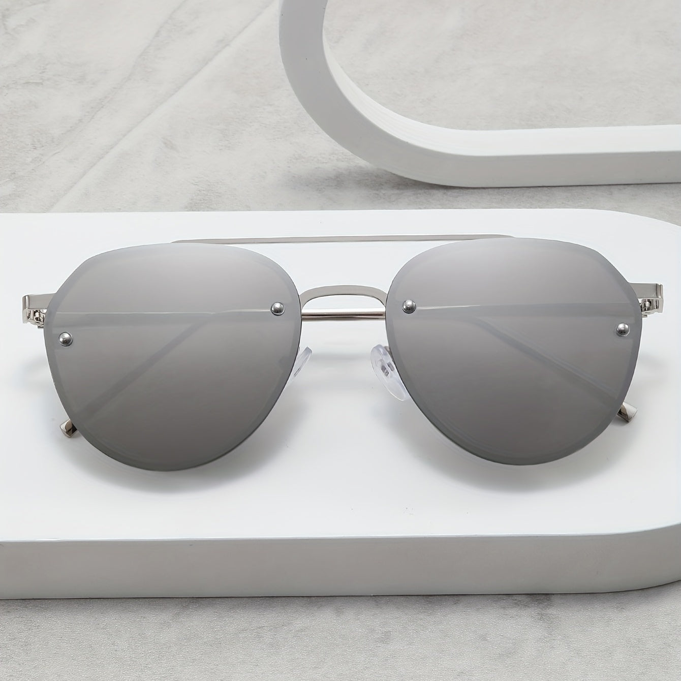 Men's Rimless Sunglasses for Street Photography