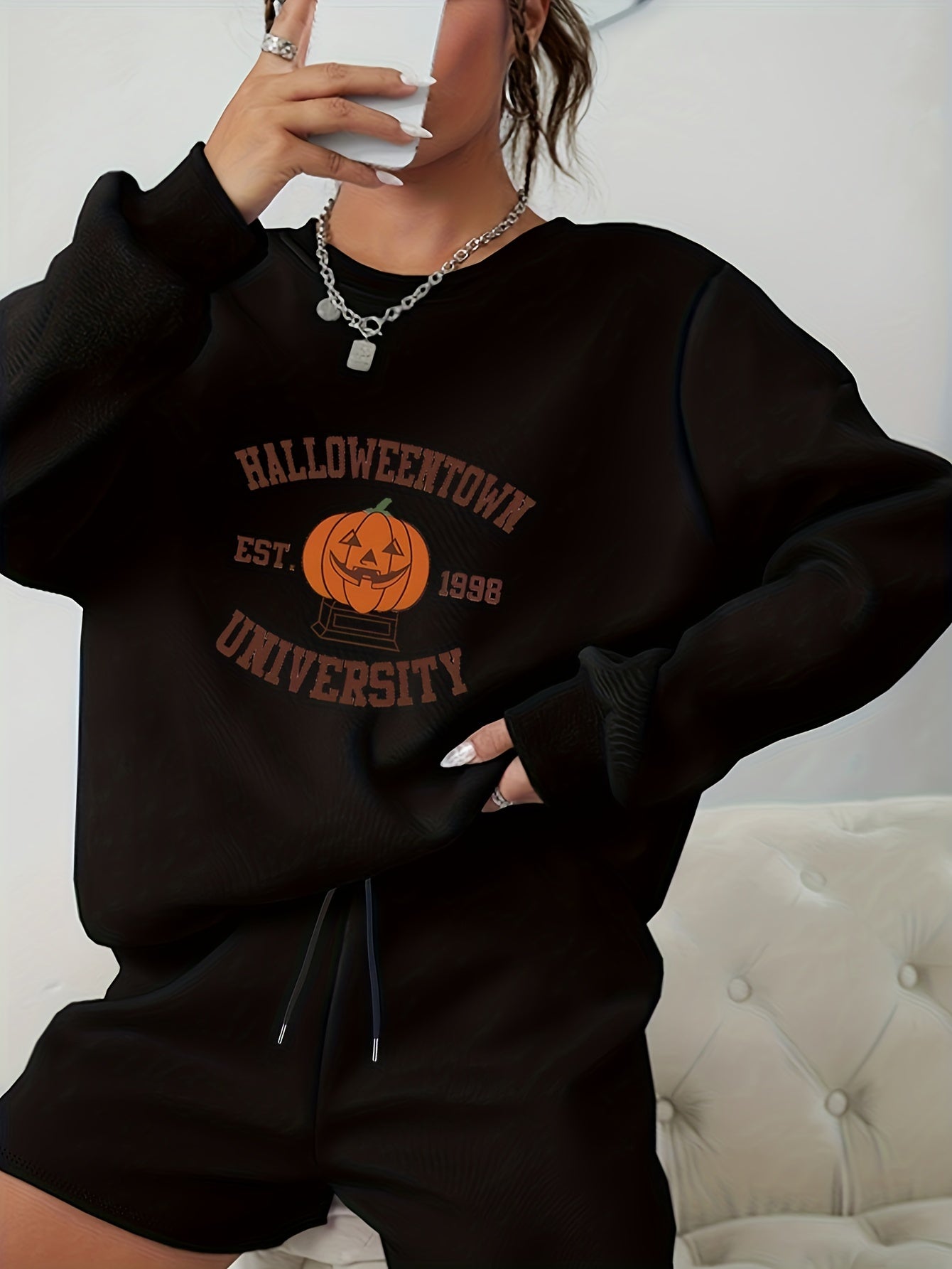  Women's Graphic Print Sweatshirt & Shorts Set