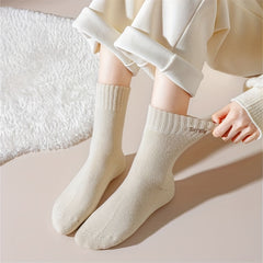 7 Pairs Letter Pattern Socks Women's Stockings & Hosiery