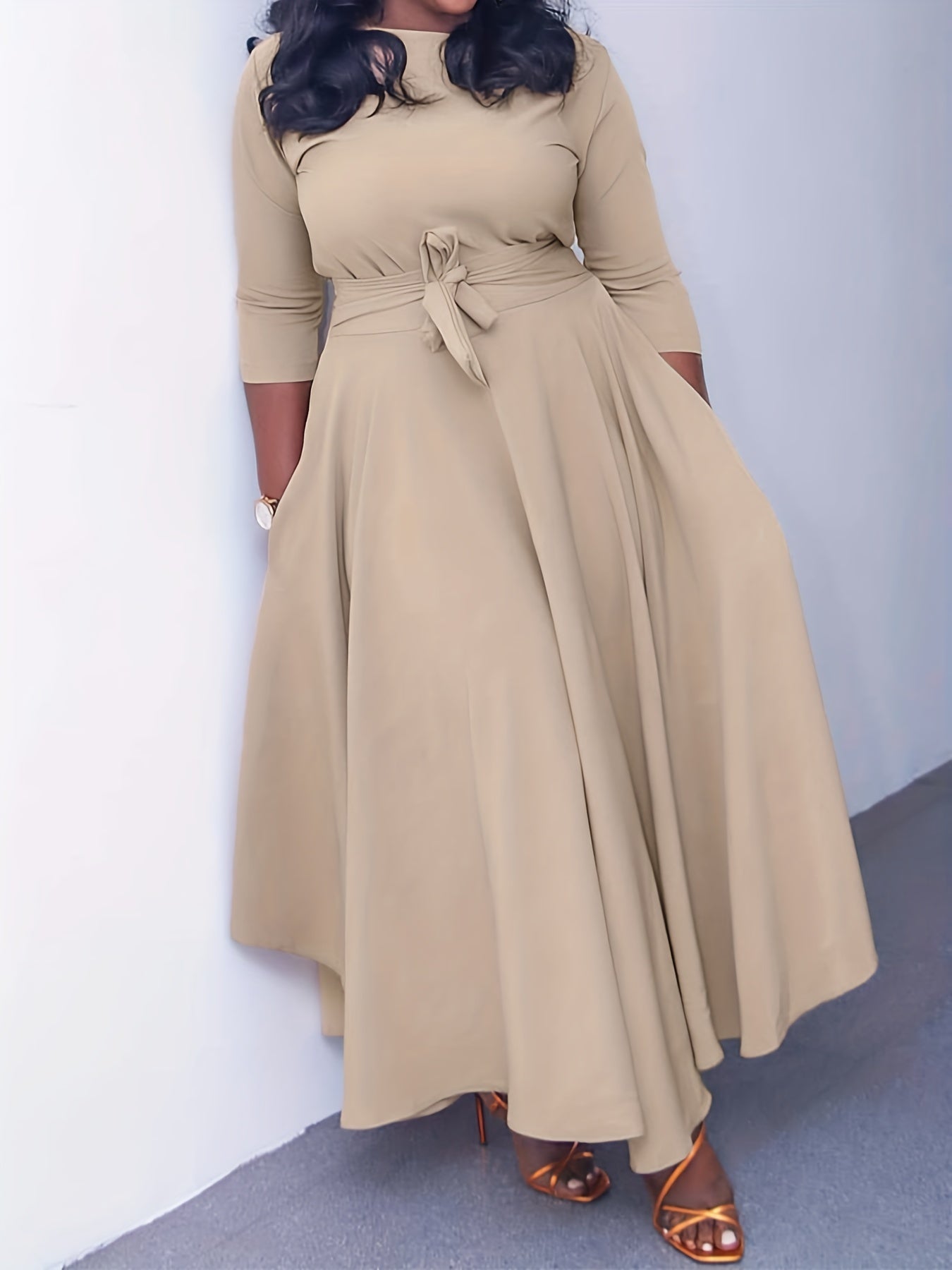 Women's Solid Half Sleeve Round Neck Dress