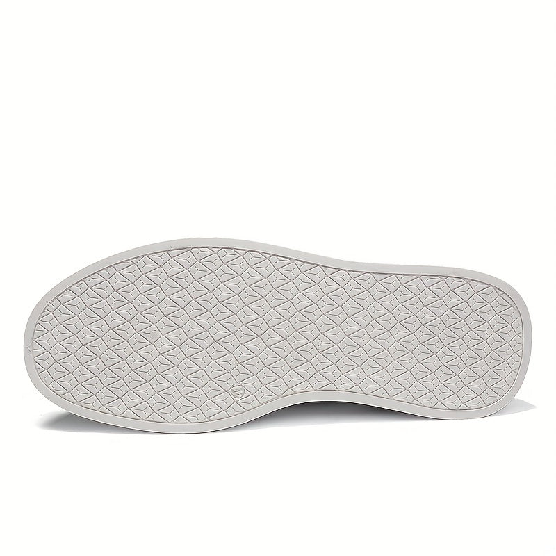 Men's Skate Shoes with Non Slip Design for Youth