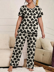  Heart Print Pajama Set Short Sleeve Round Neck Top & Pants