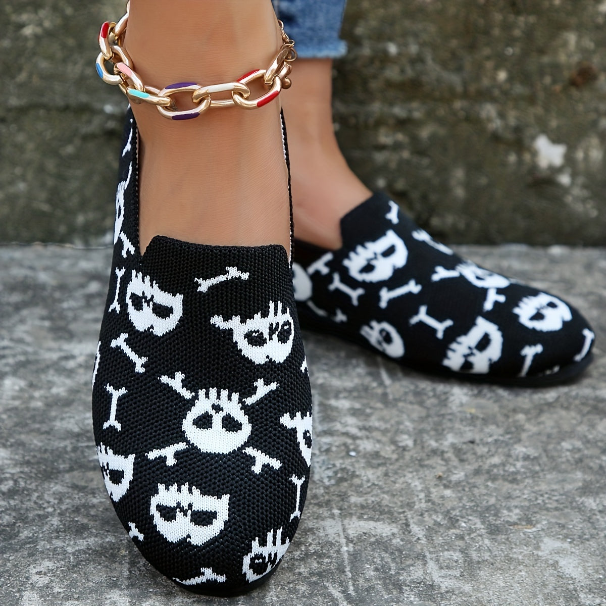 Women's Skull Print Slip On Flat Shoes Lightweight Knit Halloween Shoes