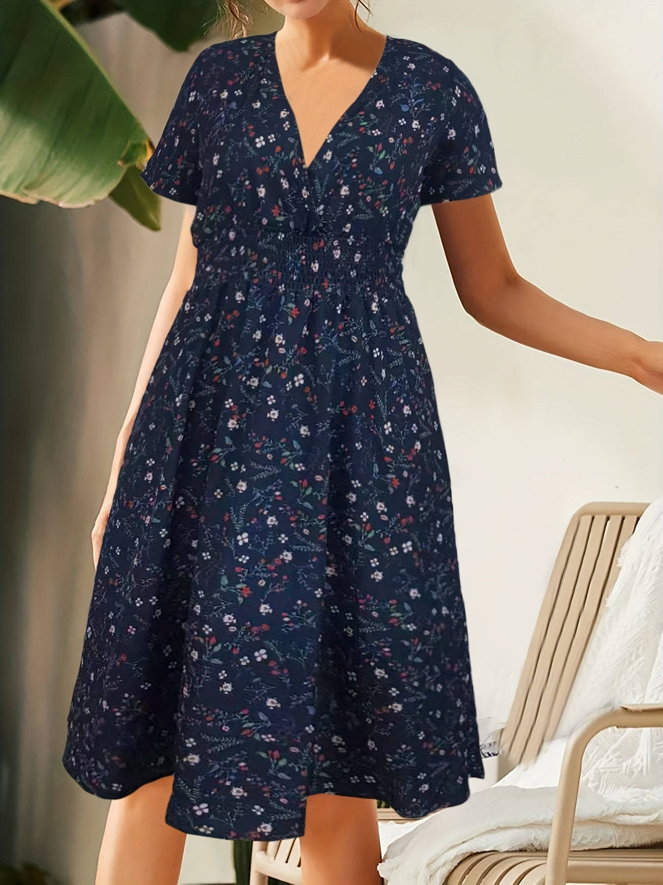  Ditsy Print Short Sleeve Surplice Neck Midi Dress