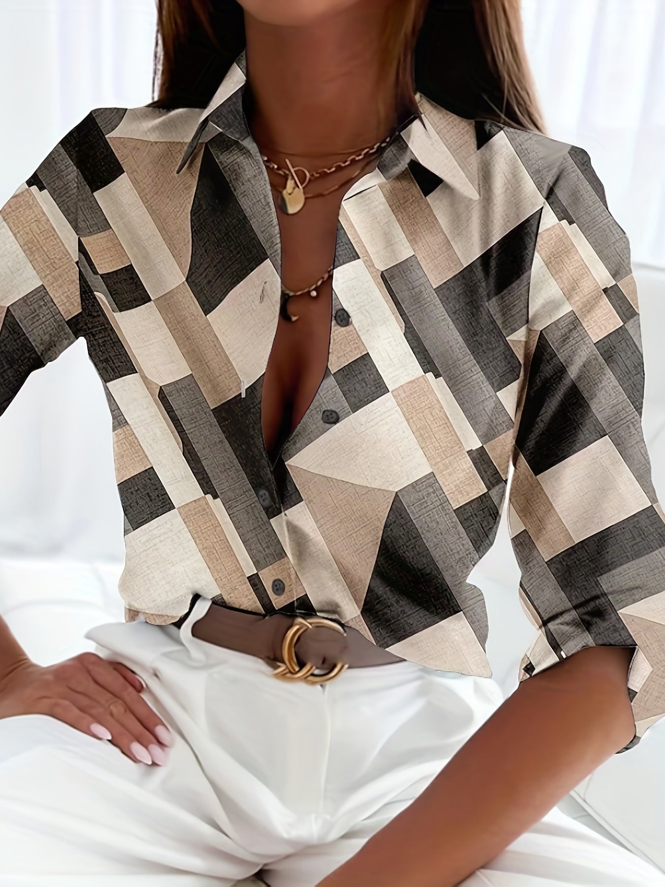  Geometric Print Lapel Collar Blouse