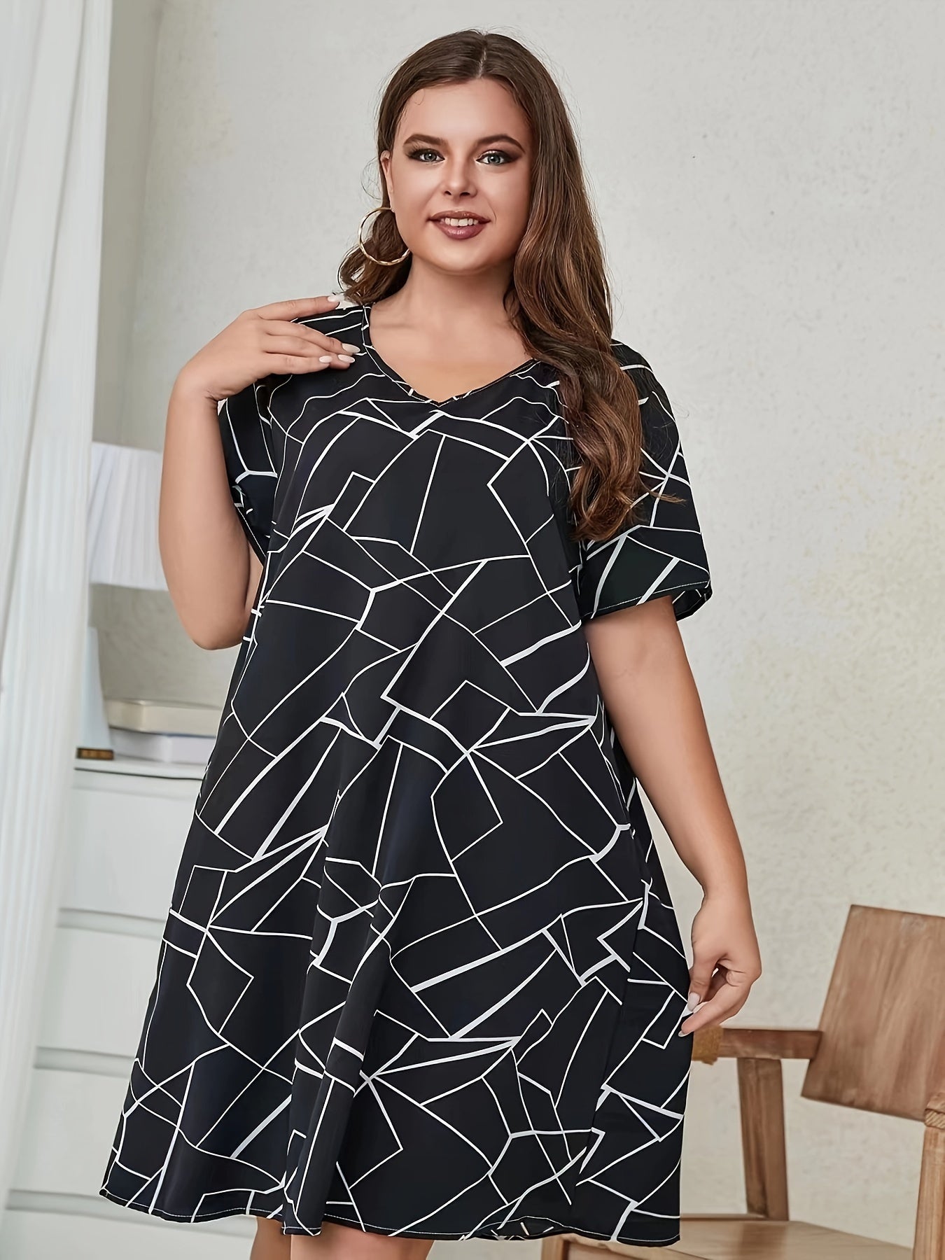  Women's Geo Print V Neck Dress