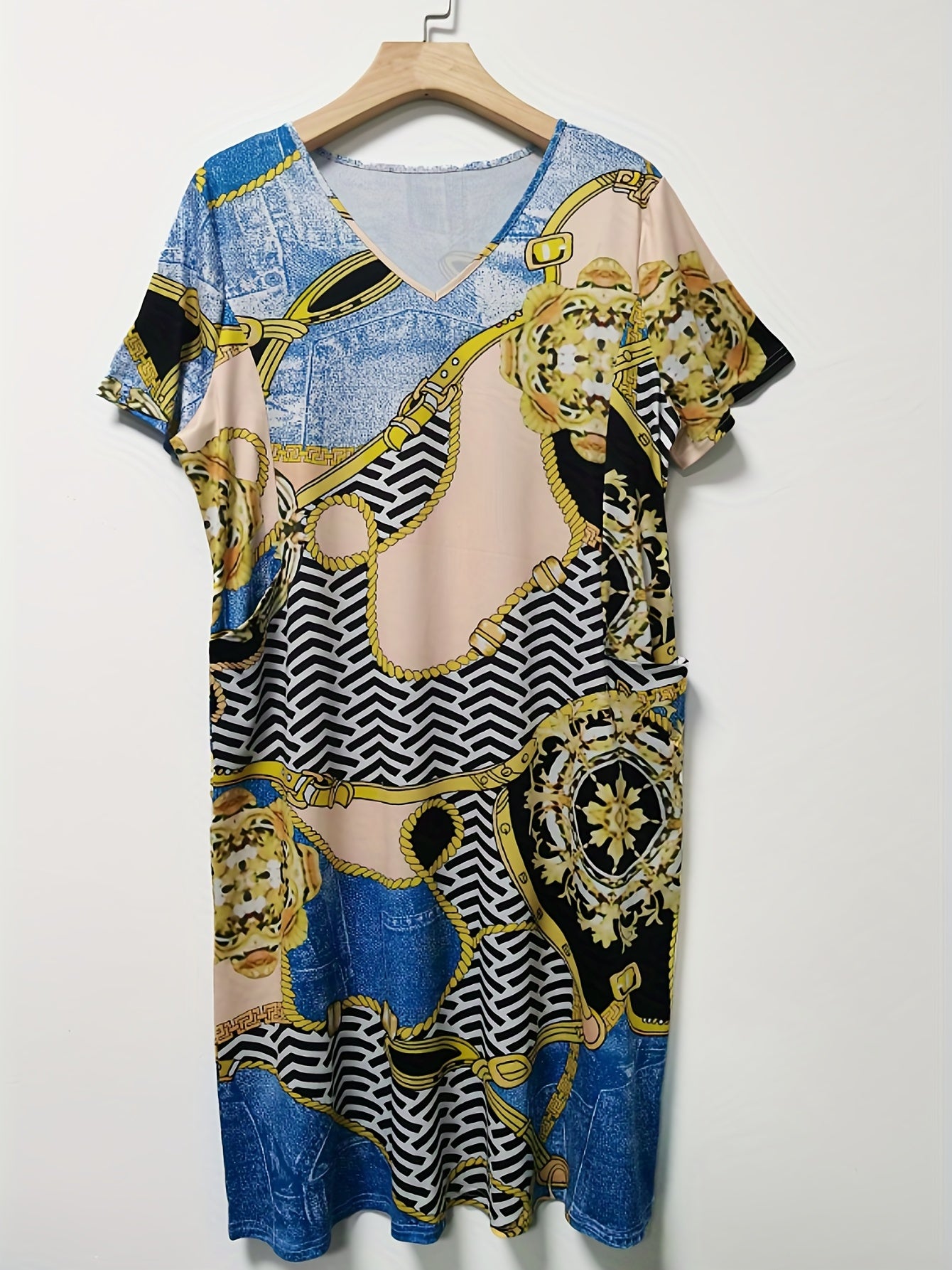 Women's Plus Baroque Print V Neck Dress with Pockets