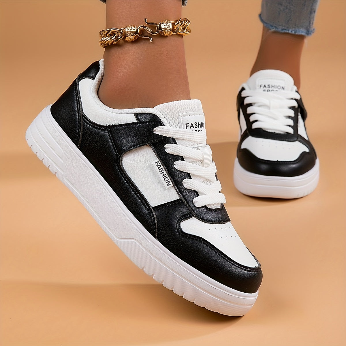 Women's Contrast Skate Shoes Lace Up Sneakers