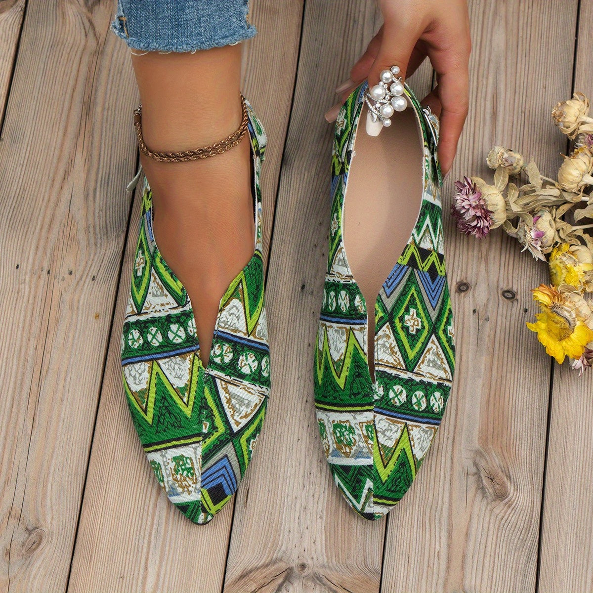 Women's Tribal Style Flats Slip On Canvas Shoes Lightweight Flat Shoes