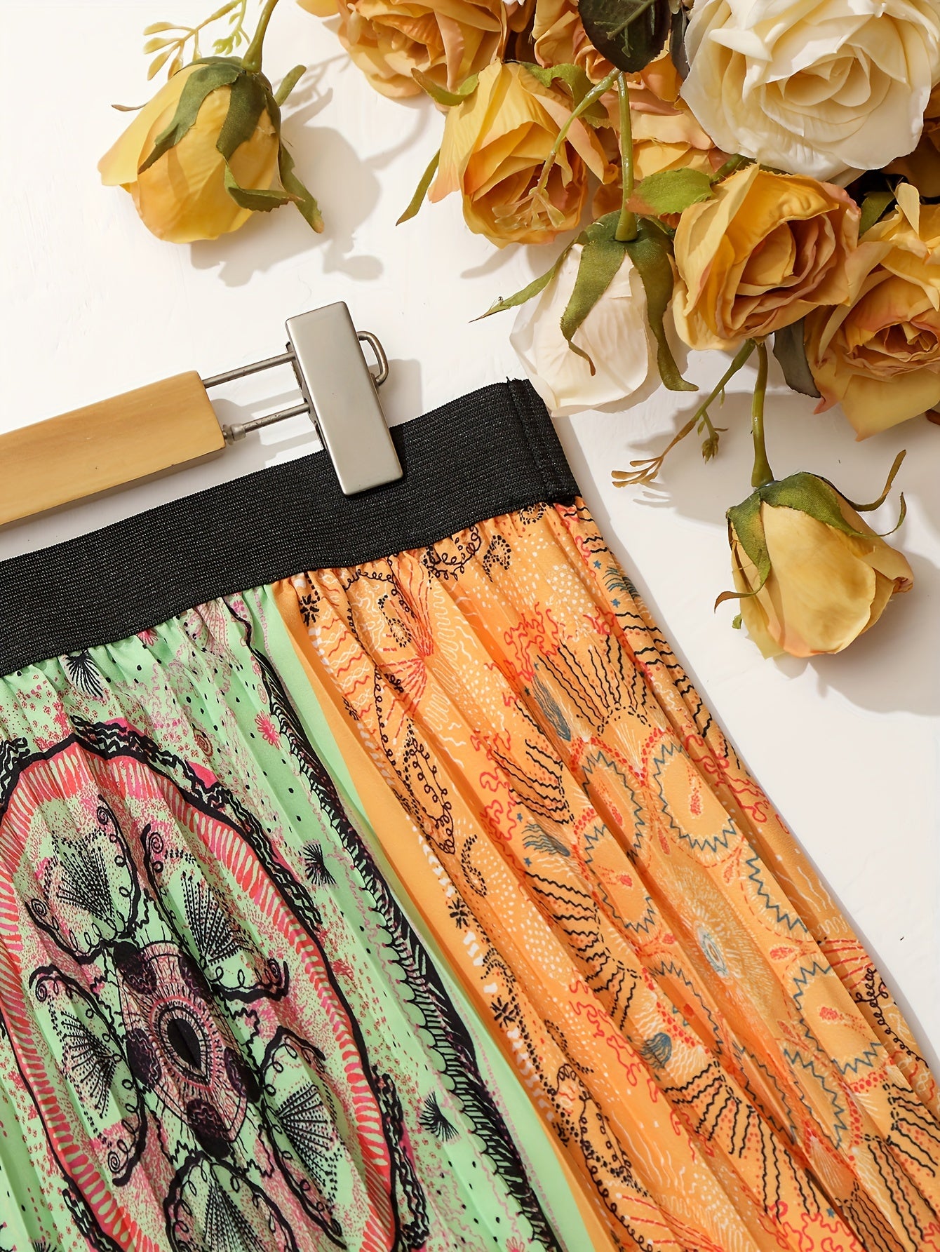  Patchwork Print Elastic High Rise Pleated Maxi Skirt
