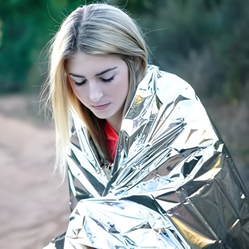 2pcs Outdoor Survival Blankets Double sided Silvery Sunscreen Blankets