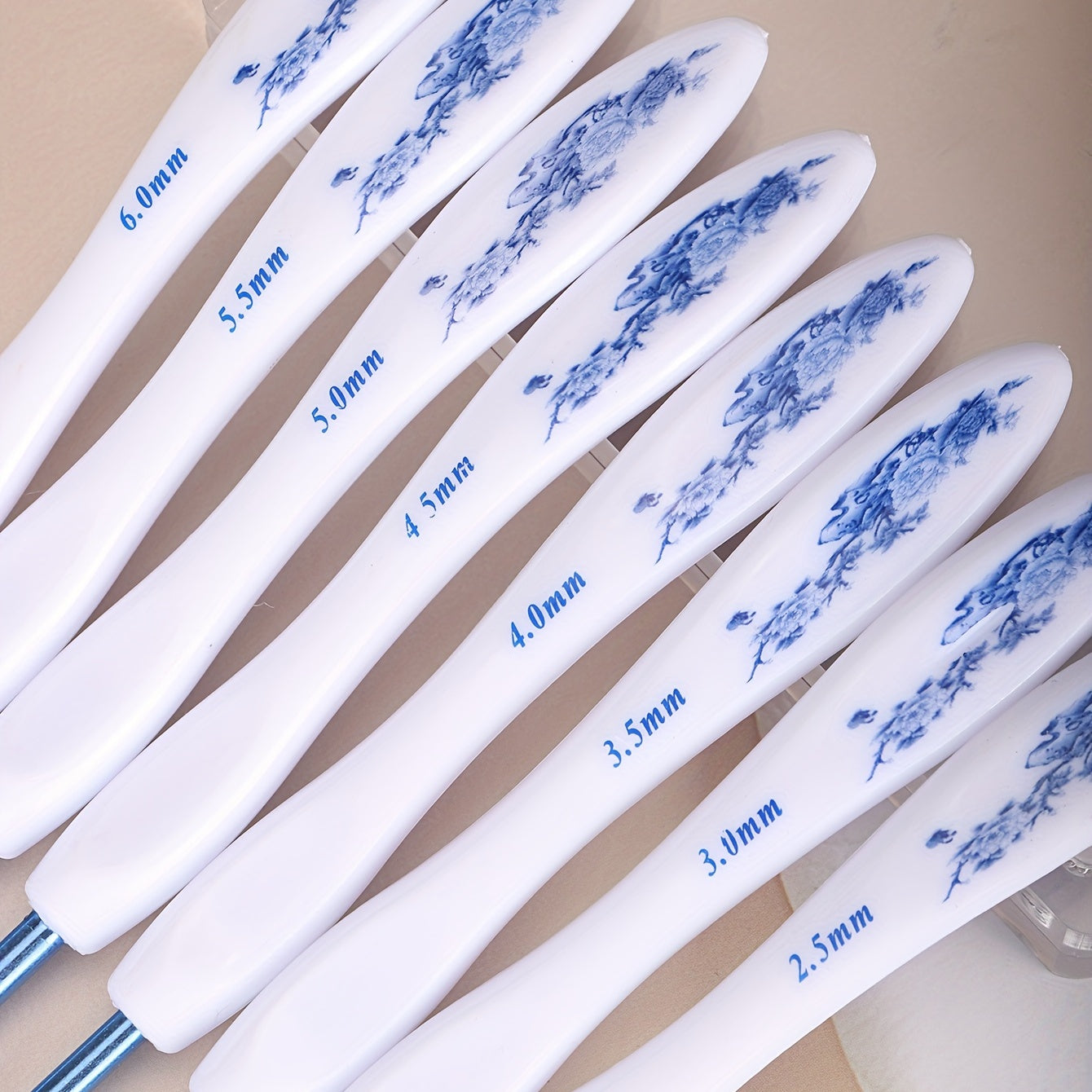 Set Of 8 Plastic Handle Aluminum Crochet Set Ergonomic Knitting Needle
