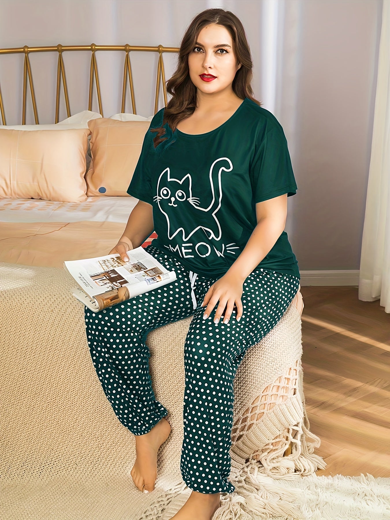  Cat Print Short Sleeve T-shirt & Dot Print Pants Pajama Set