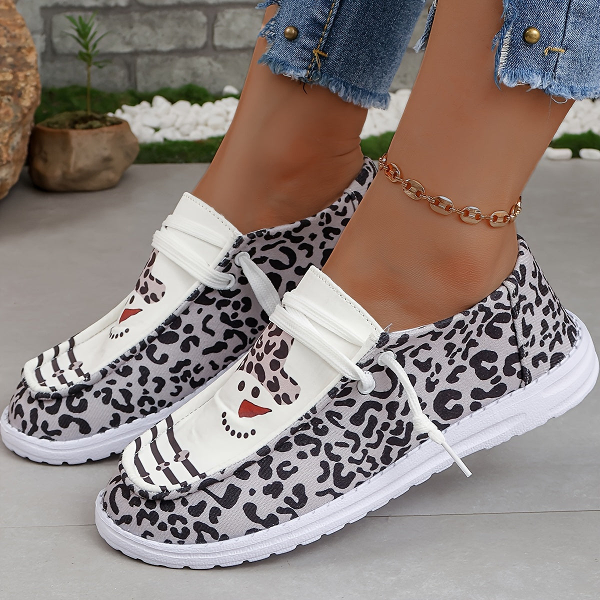 Christmas Snowman Print Low Top Sneakers Lightweight Casual Walking Shoes