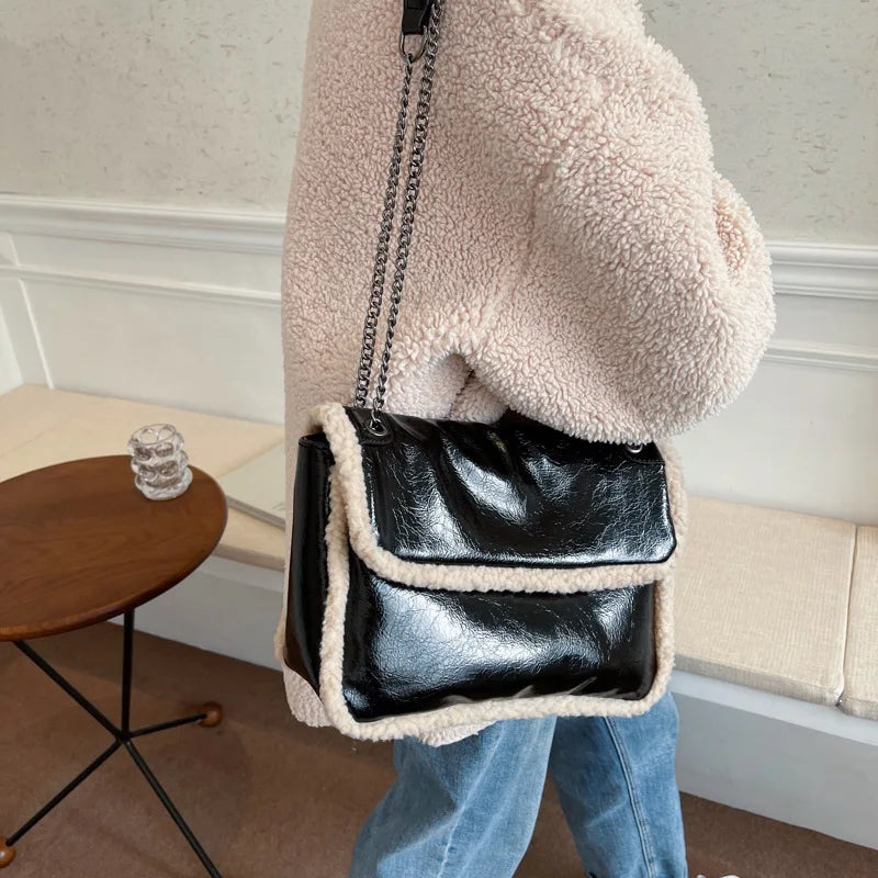 Vintage Oil Wax Leather Shoulder Bag Lamb Wool Messenger Chain Bag HPS1272