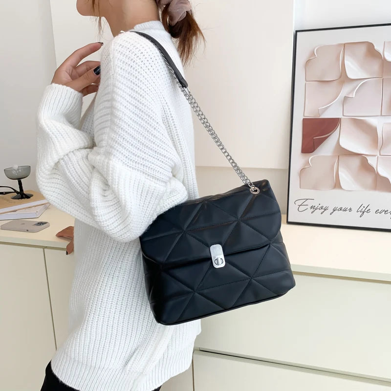 Women Shoulder Bag with Chains Messenger Bag