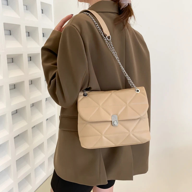 Women Shoulder Bag with Chains Messenger Bag