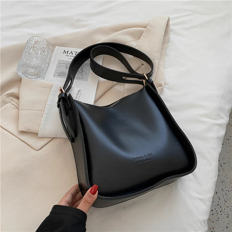 Vintage Wide Strap Shoulder Bags For Women Large Capacity Work Crossbody