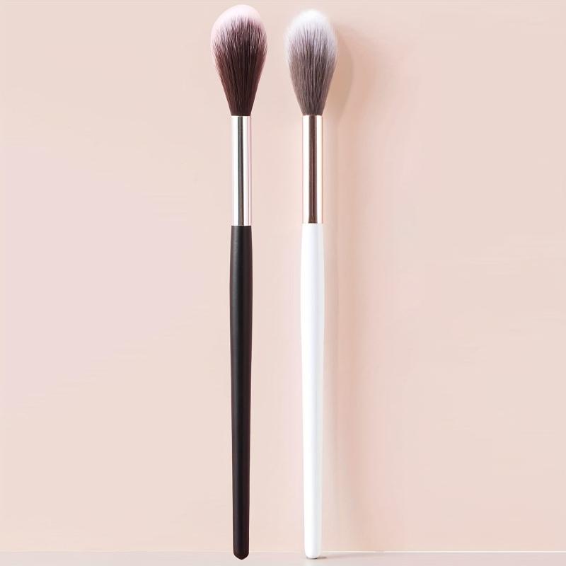 Tapered Face Makeup Brush for Powders and Creams
