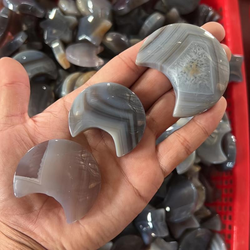 Natural Agate Geode Moon Quartz Moon Carving Crystal