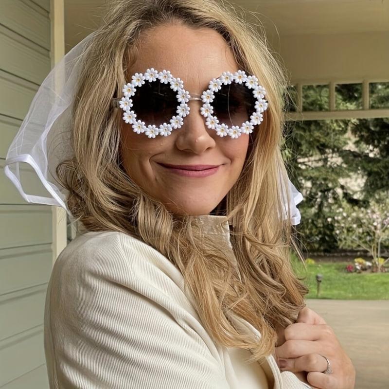 Daisy Sunglasses for Women Men Gradient Glasses UV400
