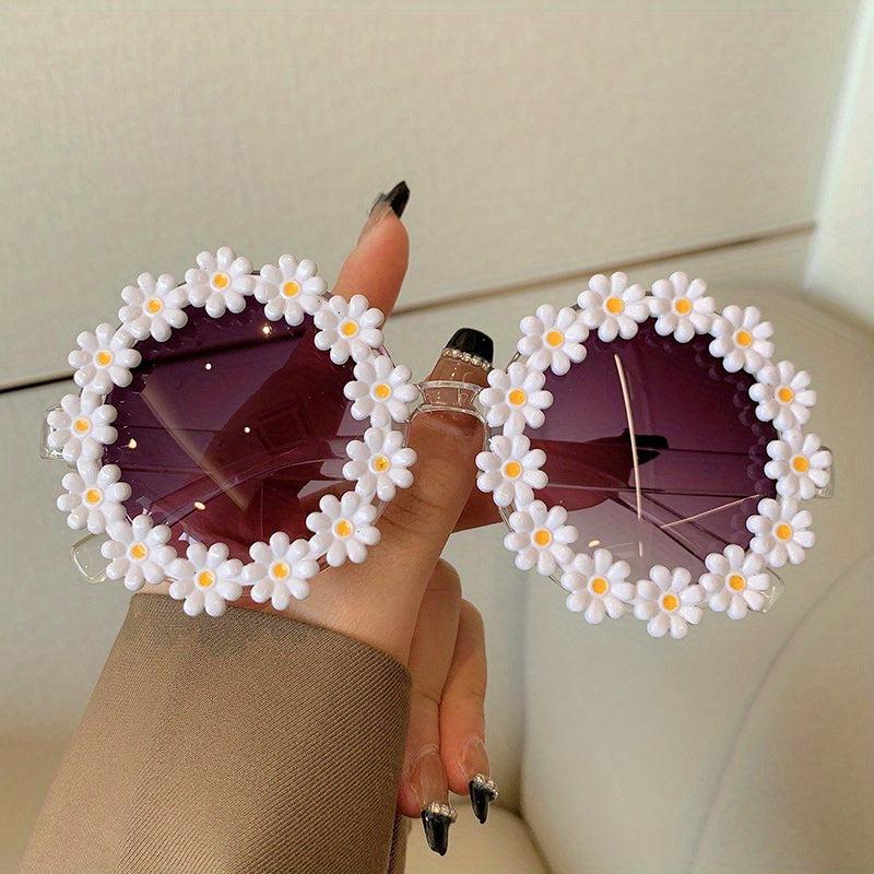 Daisy Sunglasses for Women Men Gradient Glasses UV400