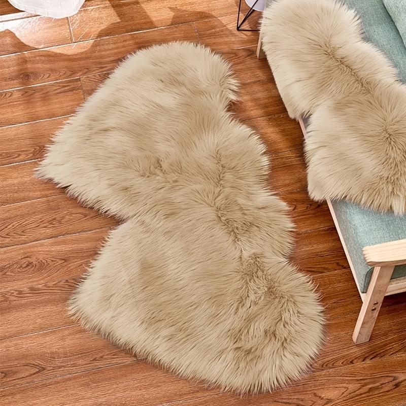 Heart Shaped Plush Rug Minimalist Anti-slip Floor Carpet for Home Decor