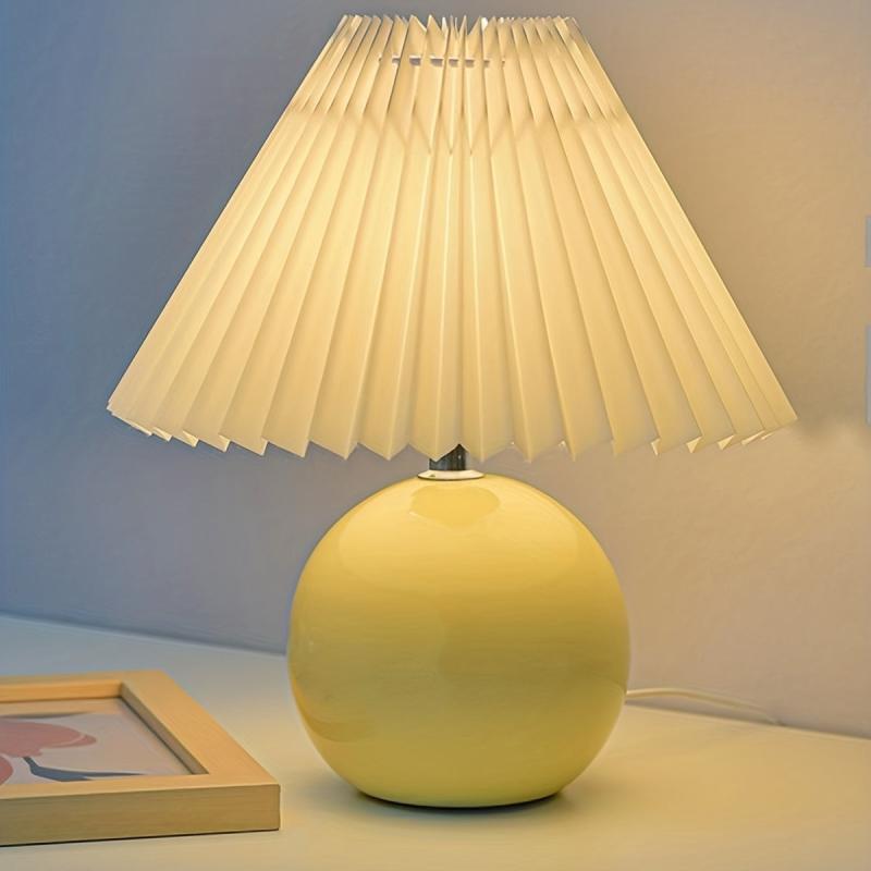 Nordic Solid Wood Desk Lamp Bedroom Bedside Lamp Girl Folk Dorm Decoration