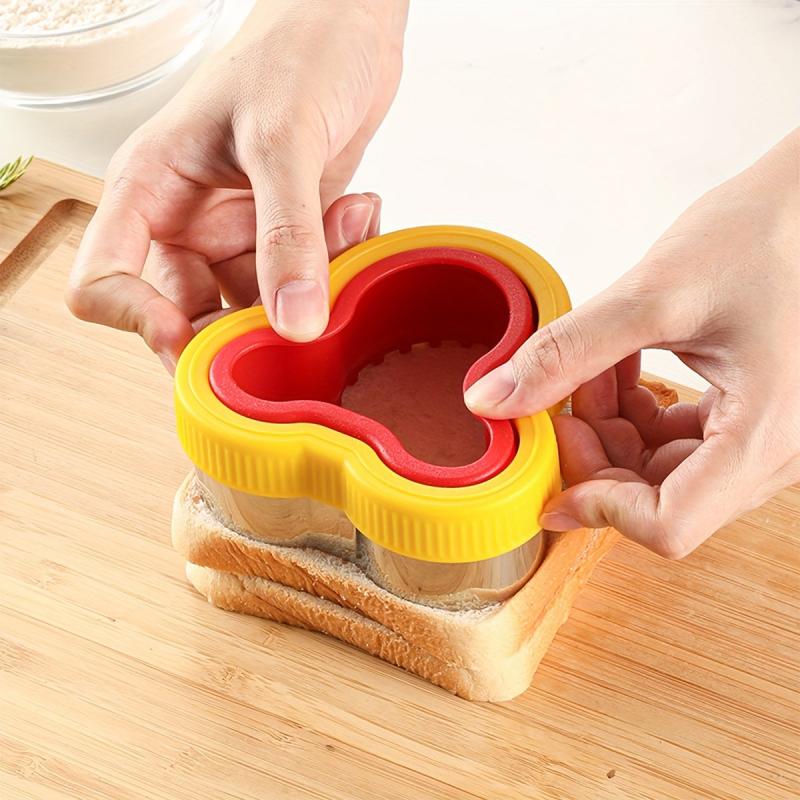 2pcs Cartoon Bear Sandwich Cutter And Sealers Stainless Steel Cookie Cutters