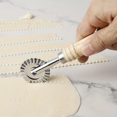 Ravioli Cutter Wheel with Wooden Handle, Zinc Alloy Pizza Cutter for Kitchen