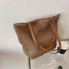 Stylish Woven Shoulder Bag for Travel and Beach