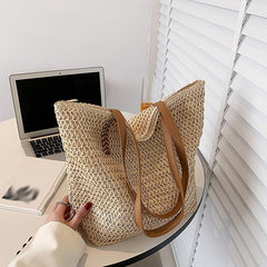 Stylish Woven Shoulder Bag for Travel and Beach
