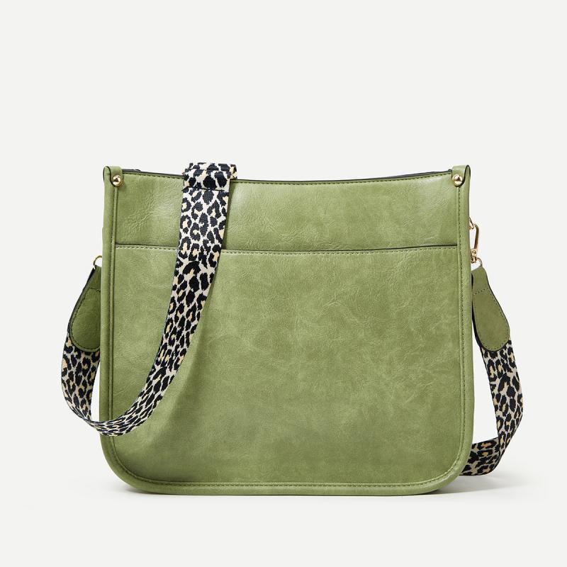 Classic Shoulder Bag Large Capacity Travel Bag With Side Zipper Pocket