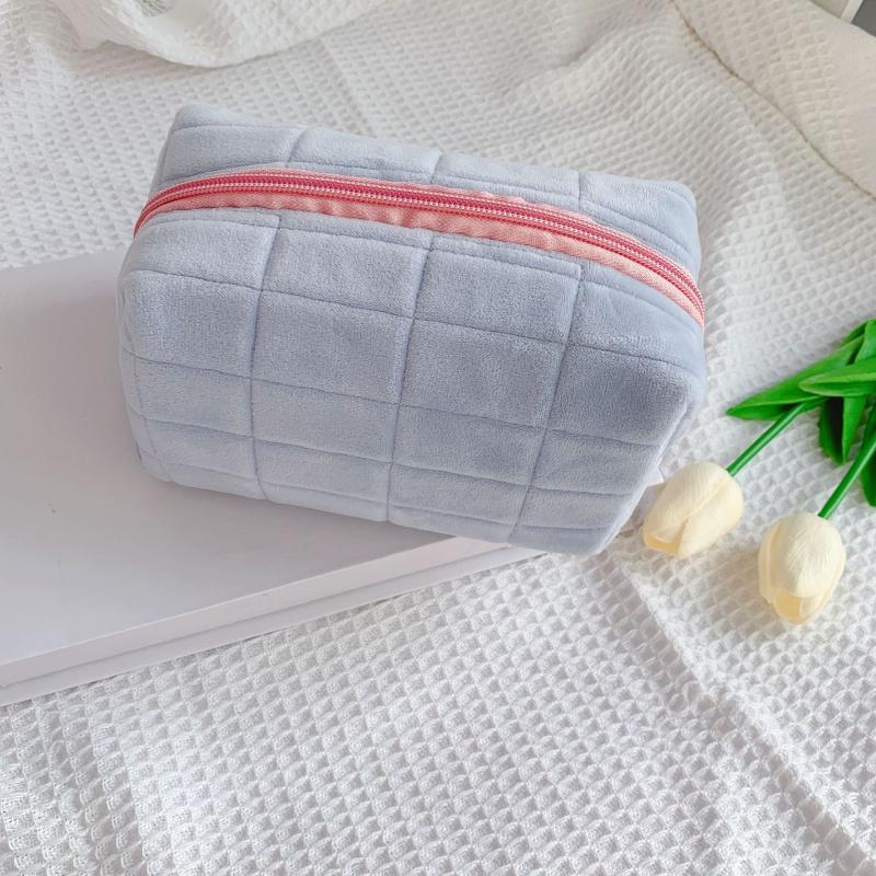 Plush Grid Quilted Cosmetic Bag Travel Storage Makeup Organizer