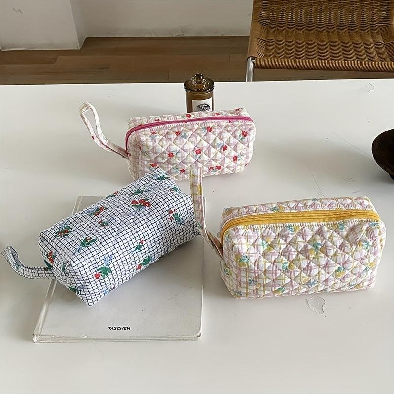 Floral Quilted Wristlet Cosmetic Bag Makeup Brush Bag