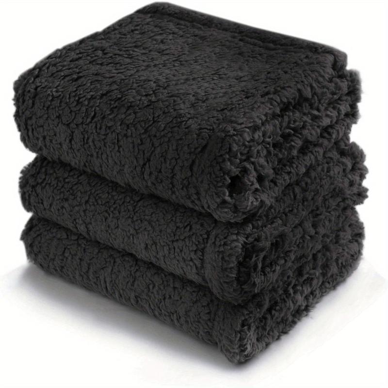 Soft Plush Blanket for Dogs and Cats - Warm Mat for Sleeping, Playing, Snuggling