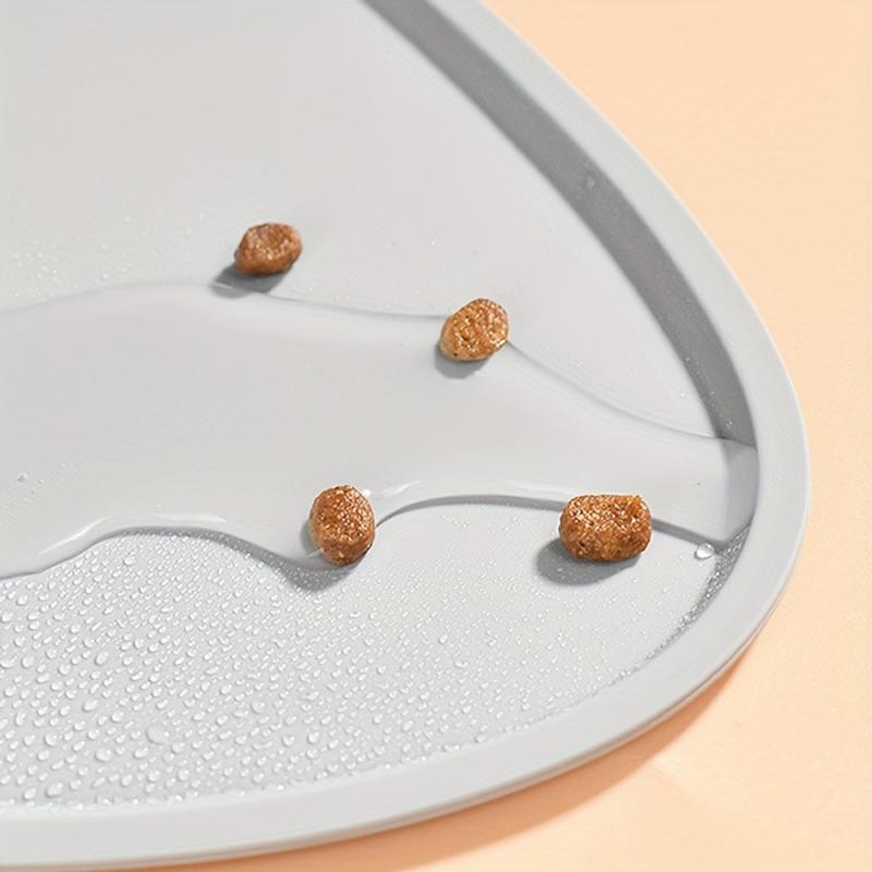 Non Slip Waterproof Cat Feeding Mat Raised Edges Cat Head Shape