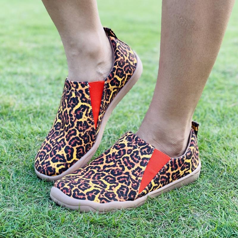 Leopard Pattern Canvas Slip On Round Toe Shoes