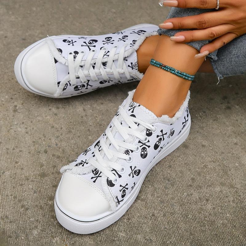 Women's Skull Pattern Canvas Shoes Lace Up Low Round Toe Non slip Outdoor Shoes