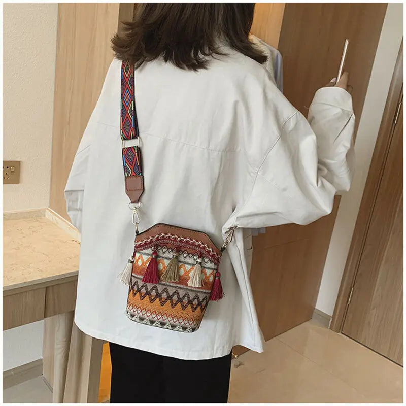 Hand Woven Hobo Crossbody Ethnic Straw Bags Women Handbag Retro Flap Rattan