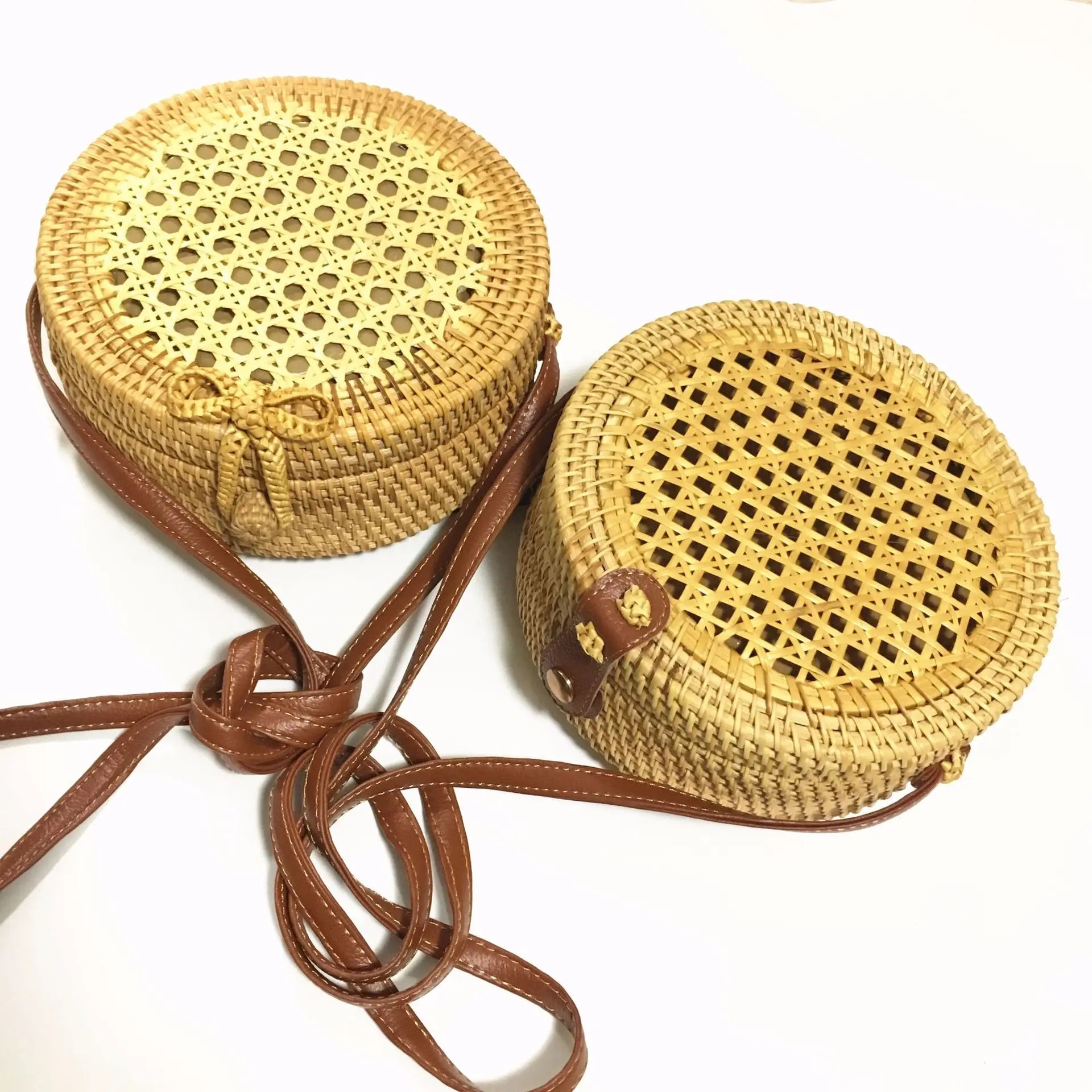 Round Straw Woven Bag Women Hollow Out Rattan Beach Shoulder Bag