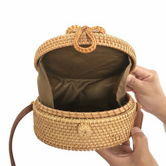 Round Straw Woven Bag Women Hollow Out Rattan Beach Shoulder Bag