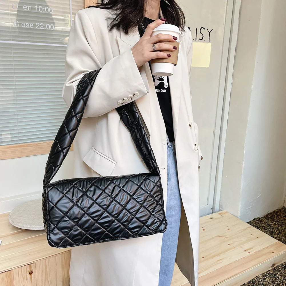 Quilted Cover Shoulder Bag Messenger Bag Space Padded