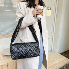 Quilted Cover Shoulder Bag Messenger Bag Space Padded