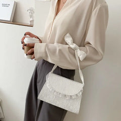 Women Shoulder Bags Lace Bow Chains Sweet Handbags Retro Flaps Crossbody Bag