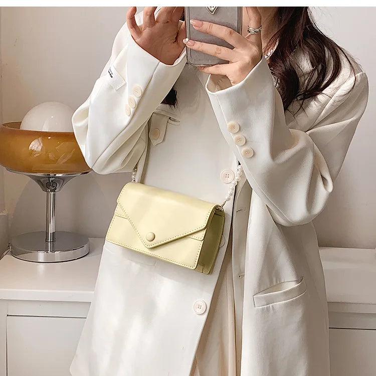 Luxury Ladies Shoulder Purse with Pearl Chains and Flap Cover