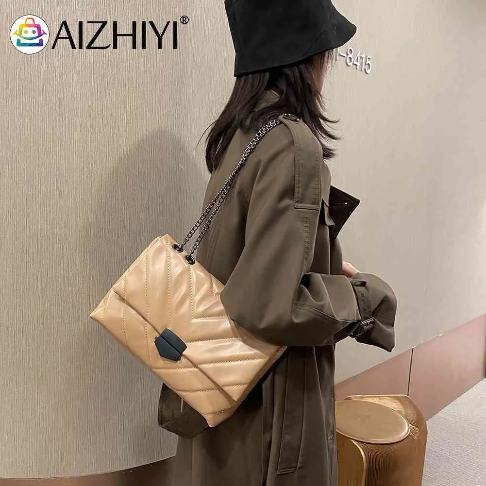 Large Capacity PU Leather Crossbody Bag Lattice Pattern Street Commuter Satchel