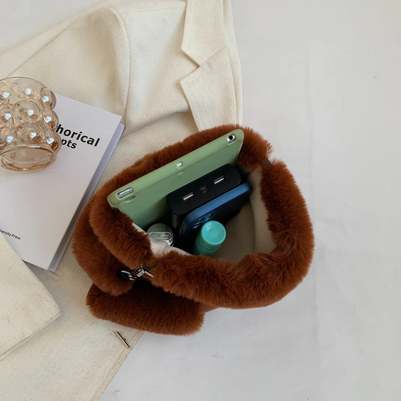Love Shape Plush Shoulder Bag For Women Winter Handbag