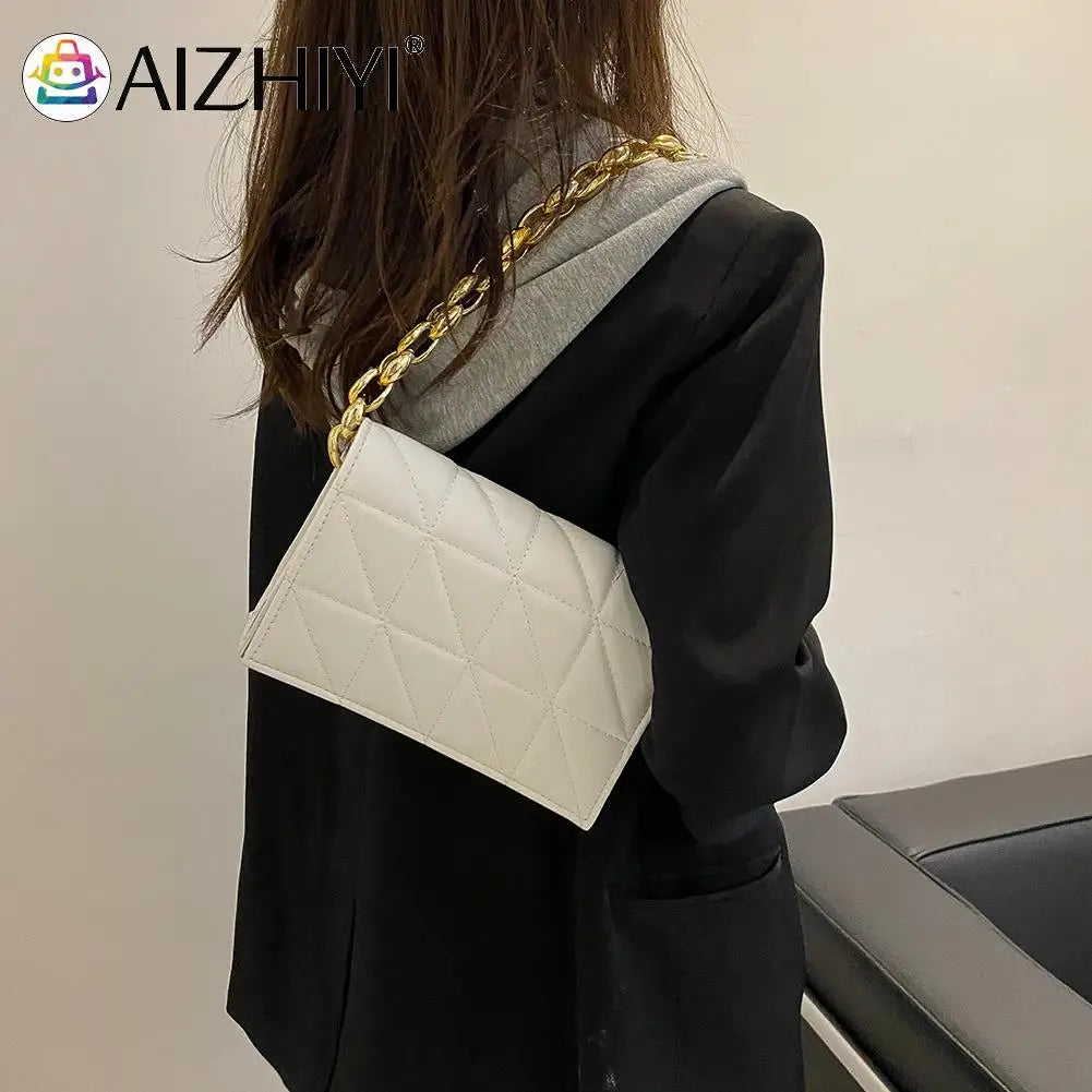Geometric Pattern Shoulder Bag with Thick Chain - Outdoor Shopping Handbag