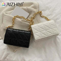 Geometric Pattern Shoulder Bag with Thick Chain - Outdoor Shopping Handbag